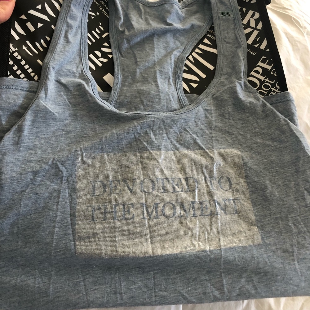 Lululemon tank top🍋